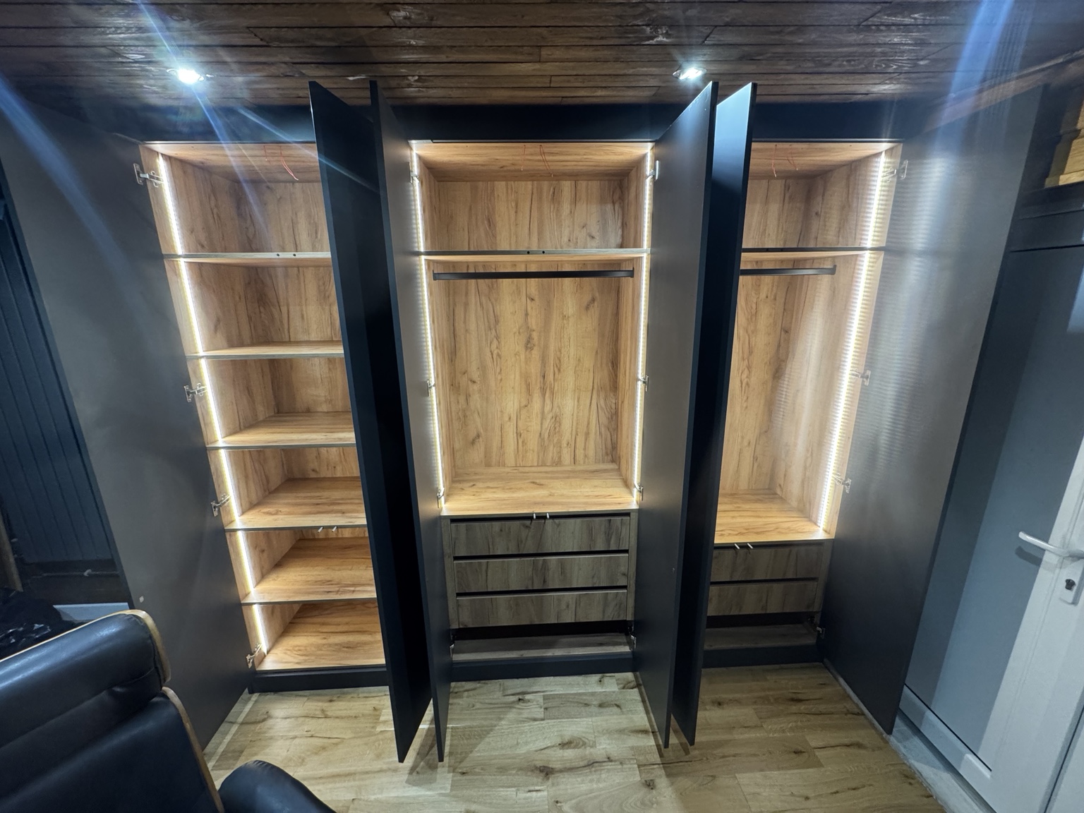 Bespoke fitted wardrobe